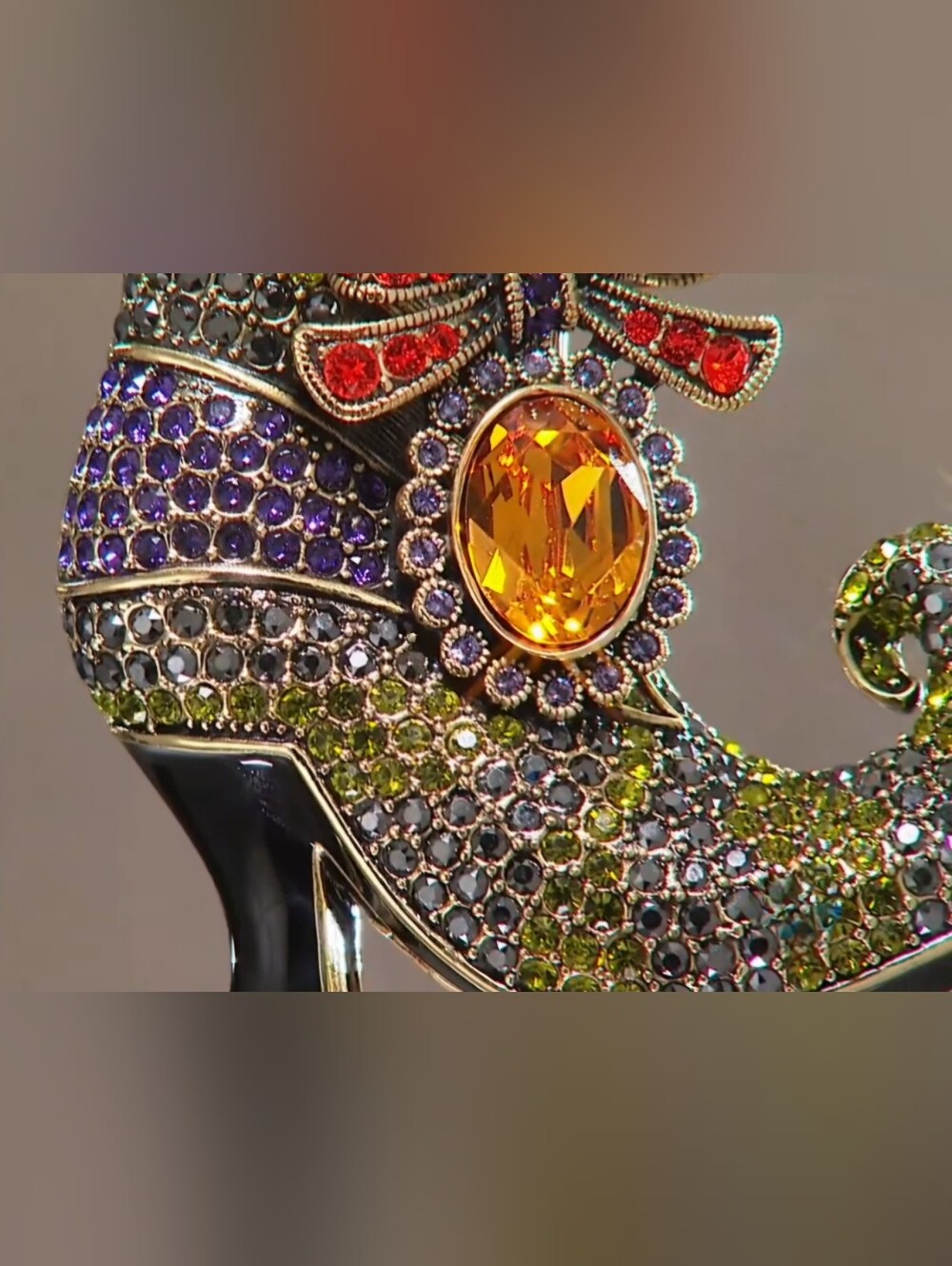 HEIDI DAUS Walk Witch Way SWAROVSKI Crystal Halloween Witch Boot Shoe Brooch Pin - Picture 2 of 14
